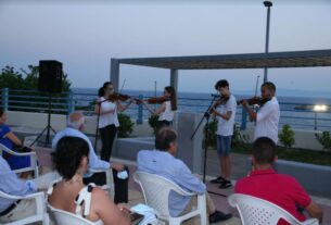 Απονομή επαίνων σε εικαστικούς της Φιλολογικής Στέγης Πειραιώς που δώρισαν έργα τους στα Δημοτικά Σχολεία και Νηπιαγωγεία της πόλης