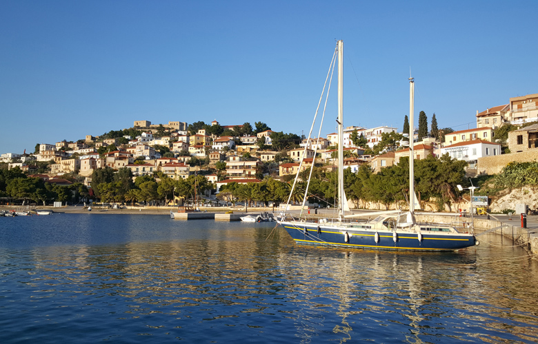 Παράλιο Άστρος: Ο οικονομικός προορισμός για μία εξόρμηση κοντά στην Αθήνα