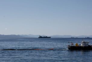 Το Παρατηρητήριο Πειραϊκής καταγγέλλει την Cosco ότι ρυπαίνει τη θάλασσα της Πειραϊκής- ΦΩΤΟ