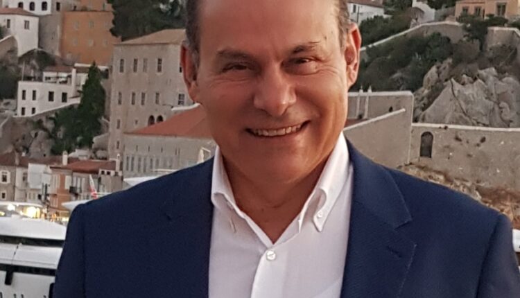 Νίκος Μανωλακος: "Τα νησιά του Αργοσαρωνικού και τα Κύθηρα μας περιμένουν αυτό το καλοκαίρι!"