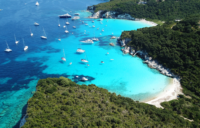 Οι 5 παραλίες στην Ελλάδα με νερά σαν της Καραϊβικής