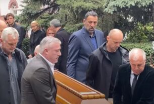 Kηδεία Ντούσαν Ίβκοβιτς: Τα μπασκετικά παιδιά του, Πάσπαλι, Ντίβατς, Ράτζα και Ομπράντοβιτς συνοδεύουν τον «Ντούντα»(video)