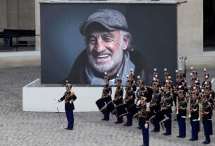 Κηδεία Ζαν Πολ Μπελμοντό: Το θρυλικό Chi Mai τον συνόδευσε στην τελευταία κατοικία του (video)