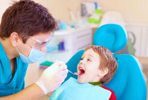 Προληπτική οδοντιατρική εξέταση σε παιδιά από τις 4 έως τις 8 Οκτωβρίου 2021, στον προαύλιο χώρο του Δημοτικού Θεάτρου Πειραιά