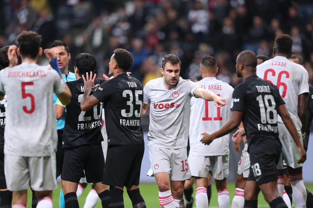 Άιντραχτ – Ολυμπιακός 3-1 Δεν άντεξε η άμυνα στην Φρανκφούρτη (Highlights)