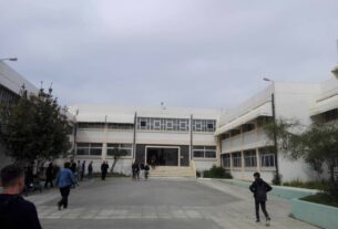 Χωρίς υποδομές, χωρίς εκπαιδευτικούς και σχολικά γεύματα τα σχολεία στην Σαλαμίνα