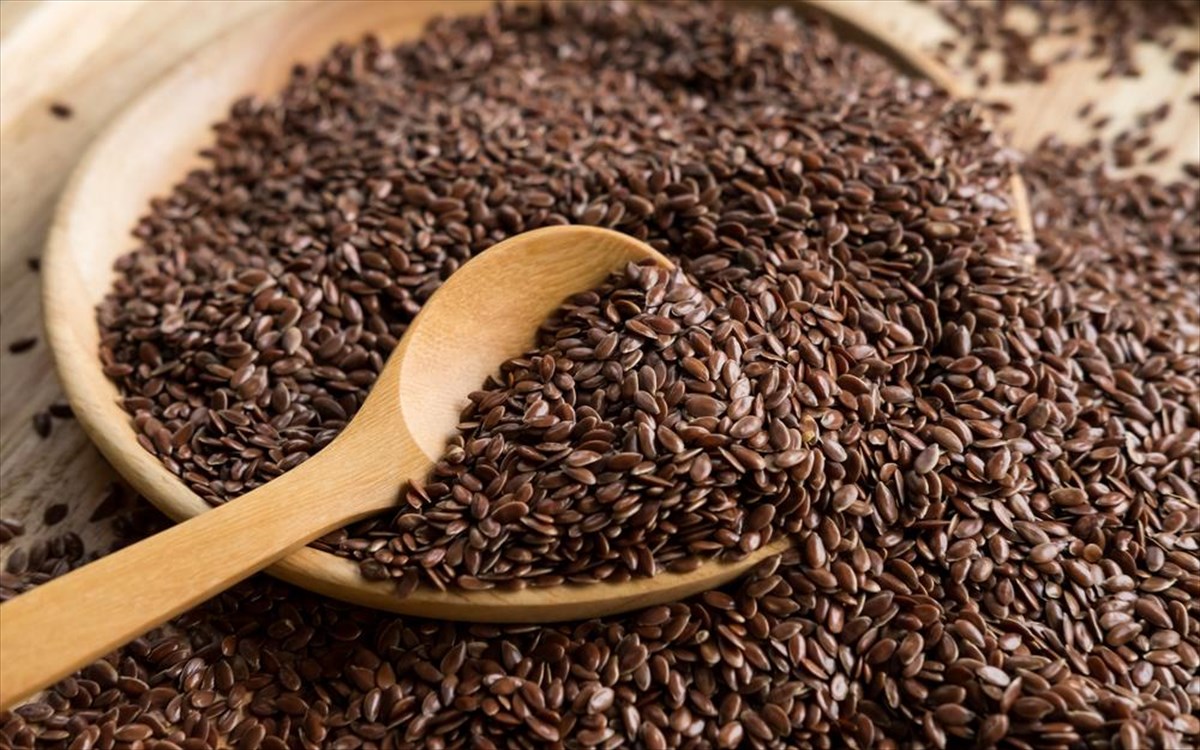 Λιναρόσπορος: Γιατί οι γυναίκες πρέπει να τον εντάξουν στην διατροφή τους (video)