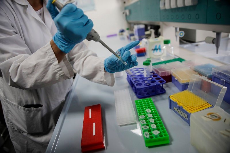 Ιατρικός Σύλλογος Αθηνών: Συνταγογράφηση των PCR και χαμηλό κόστος για το κράτος