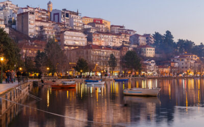 Καστοριά: Απόδραση στην «πιο όμορφη πόλη της Ελλάδας» – Πως πήρε την ονομασία της