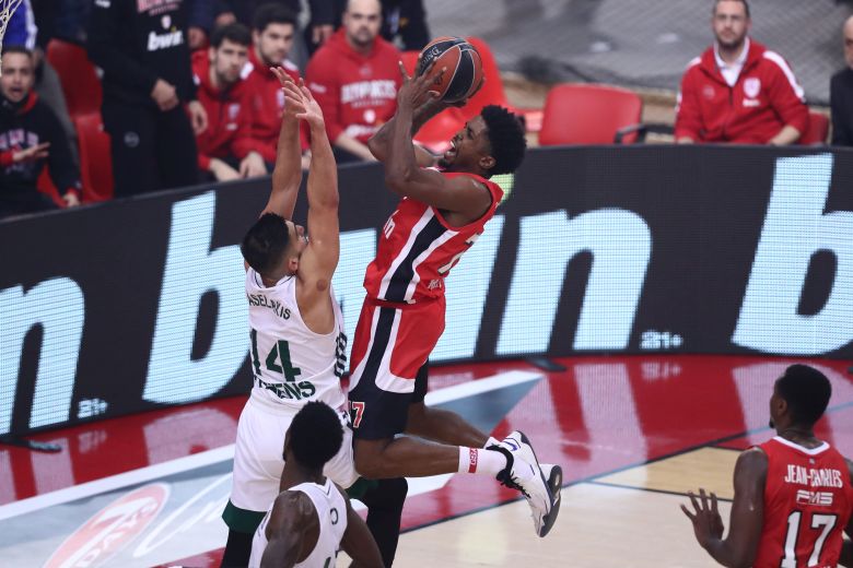 Ο Ολυμπιακός "έθαψε" τον Παναθηναϊκό με 101-73