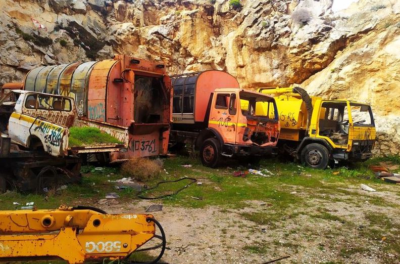 Νεκροταφείο εγκαταλελειμμένων αυτοκινήτων η Σαλαμίνα - ΦΩΤΟΡΕΠΟΡΤΑΖ