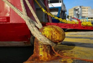 Δένουν κάβους τα πλοία την 1η Μαΐου – 24ωρη πανελλαδική απεργία της ΠΝΟ για την Πρωτομαγιά