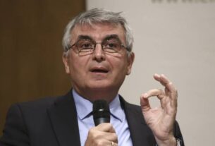 Με "πασχαλινή" εγκύκλιο η κυβέρνηση Μητσοτάκη δίνει διπλή σύνταξη σε 1.200 δημάρχους...