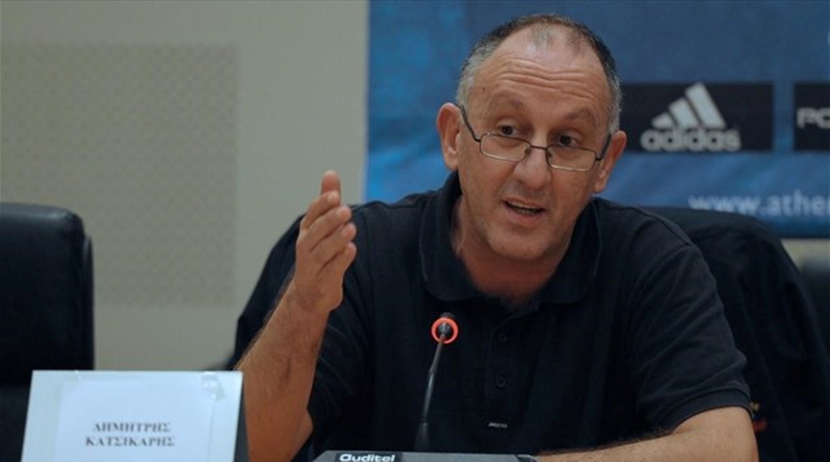 dimitris-katsikaris-i-teleia-kataigida-plisiazei