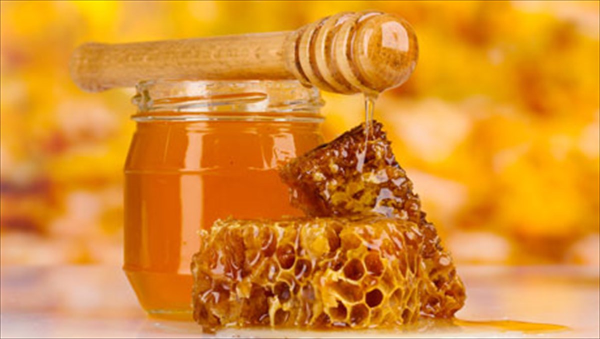 7 οφέλη για να φας μία κουταλιά μέλι