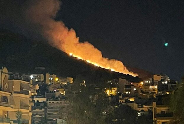 Νίκαια: Φωτιά τώρα στην Νεάπολη - Κινητοποίηση της πυροσβεστικής