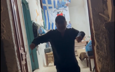 Η "ζειμπεκιά" του Λαζόπουλου στο Καστελόριζο – Δείτε το βίντεο
