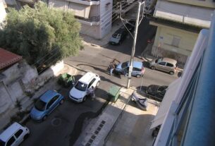 Πειραιάς Λάθος τοποθέτηση STOP στην διασταύρωση ΜΕΘΩΝΗΣ και ΔΟΓΑΝΗΣ