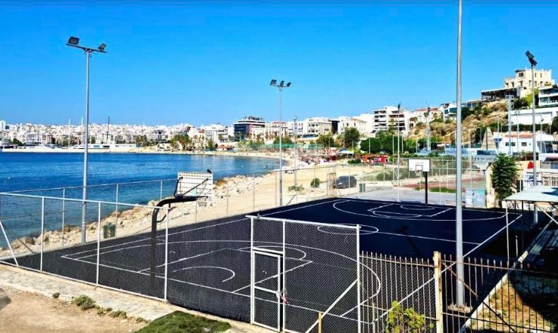 Δήμος Πειραιά Επαναλειτουργία του γηπέδου μπάσκετ στα Βοτσαλάκια