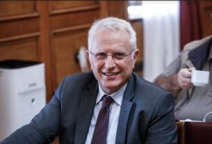 Γιάννης Ραγκούσης Να εξισωθεί άμεσα το δικαίωμα δωρεάν μεταφοράς των μαθητών των Καλλιτεχνικών Σχολείων με τα Μουσικά Σχολεία