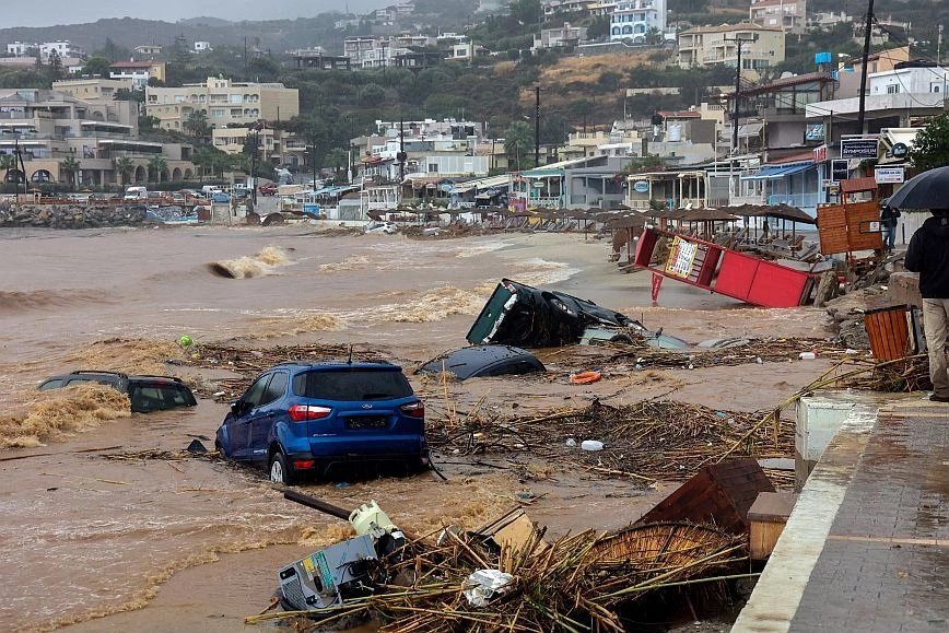 Κρήτη: Αμάξια και σπίτια βούλιαξαν στη λάσπη - Βιβλικές εικόνες