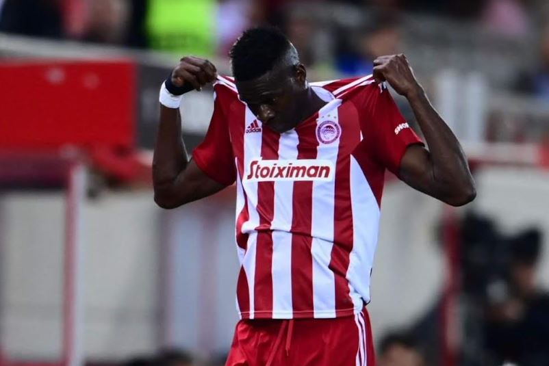 Ολυμπιακός-Καραμπάκ 0-3: Κατώτεροι των περιστάσεων οι ερυθρόλευκοι - επεισόδιο με Σισέ και κερκίδα! 