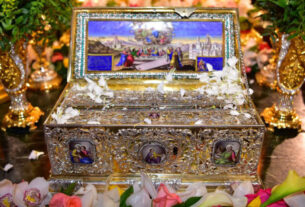 Πειραιάς: Κατά χιλιάδες συρρέουν οι πιστοί για να προσκυνήσουν την Αγία Ζώνη της Υπεραγίας Θεοτόκου