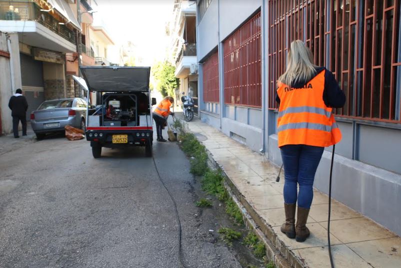Επιχείρηση καθαριότητας στην Παλαιά Κοκκινιά από τον Δήμο Πειραιά