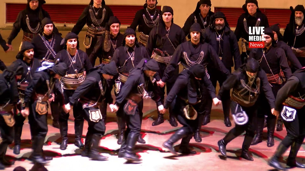 Πυρρίχιος: Ο πολεμικός χορός των αρχαίων Ελλήνων που διασώθηκε από τους Πόντιους