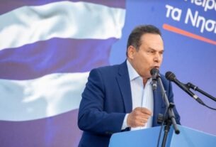 Πάνω από 2000 άτομα στην κεντρική ομιλία του Νίκου Μανωλάκου!