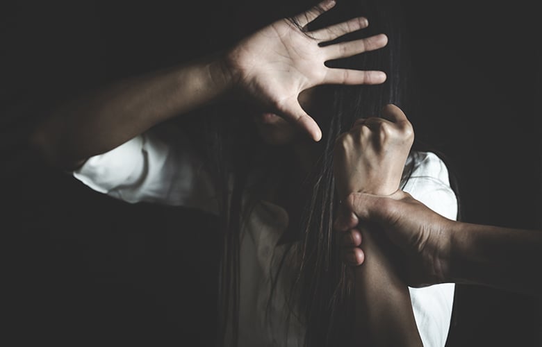 Κερατσίνι: Είχε 554 βίντεο για τα οποία αρρωστημένοι συνδρομητές πλήρωναν για να βλέπουν την κακοποίηση ΑμεΑ