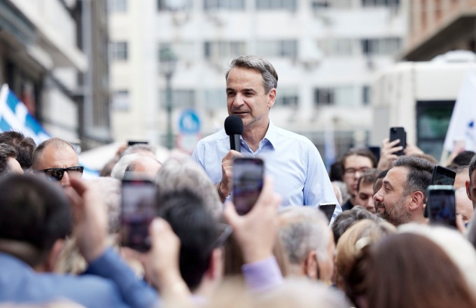 Περιοδεία Κυριάκου Μητσοτάκη στον Πειραιά (video)