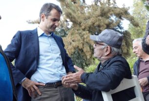 stin-a-peiraia-o-kyriakos-mitsotakis-me-mideniko-kyvernitiko-apologismo-kai-choris-desmefseis