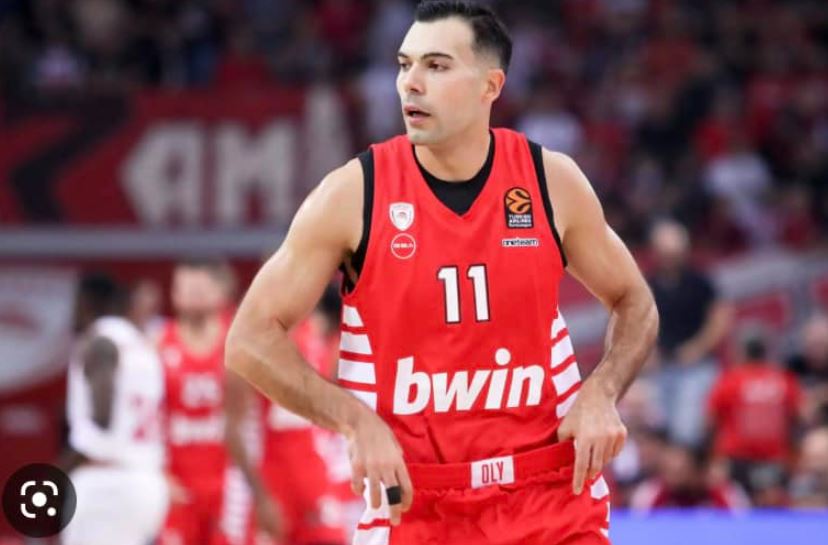 Φενέρμπαχτσε-Ολυμπιακός: Ο Σλούκας δήλωσε παρών και με θρυλικό σουτ έκανε το 2-1