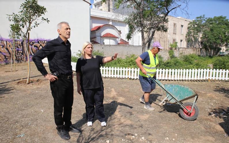 Γ. Μώραλης - Α. Καρακατσάνη: Νέος πνεύμονας πρασίνου δημιουργείται απέναντι από την Δημοτική Πινακοθήκη Πειραιά