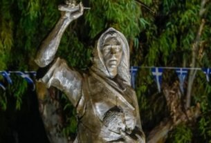 Μετρό Μανιάτικα: Τελετή Τιμής & Μνήμης για την «Ηρωίδα Μανιάτισσα»