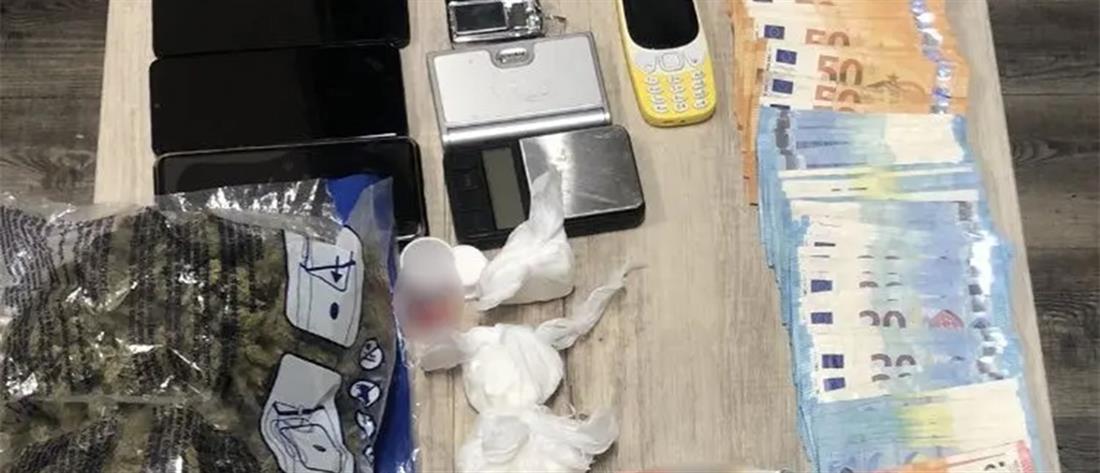 Σύλληψη μελών σπείρας που διακινούσε ναρκωτικά στον Πειραιά