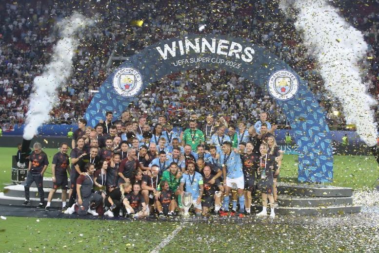 Όλα τα φώτα «άστραψαν» στον Πειραιά για το UEFA Super Cup 2023