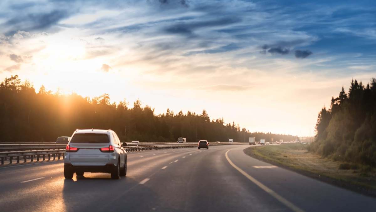 ξερευνώντας την Ελλάδα με Αυτοκίνητο Ένα Ταξίδι μέσα από την Ιστορία και τον Πολιτισμό