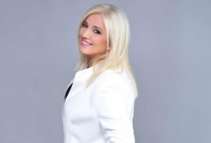 Αντωνία Καρακατσάνη: ΕΥΧΑΡΙΣΤΩ μέσα από την καρδιά μου όλους τους φίλους και φίλες μου!