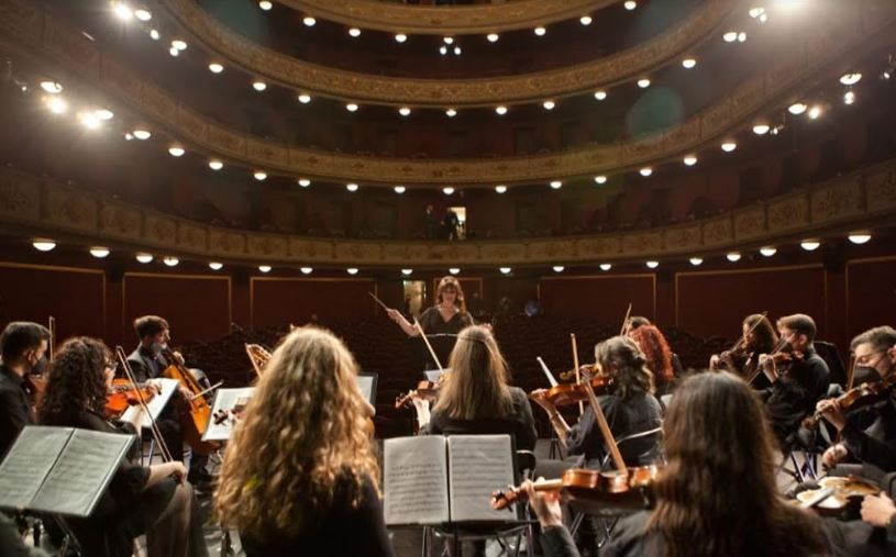 Πλατεία Κοραή: Συναυλία με αγαπημένες χριστουγεννιάτικες μελωδίες από τον Όμιλο «ΕΞΑΛΕΙΠΤΡΟΝ