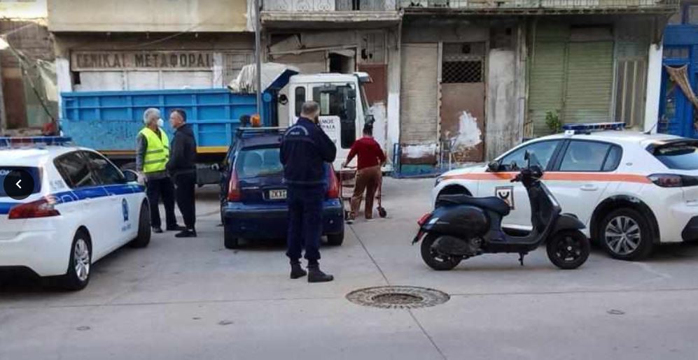 Συντονισμένη επιχείρηση Δήμου Πειραιά-ΕΛ.ΑΣ για την απομάκρυνση παράνομα διαμενόντων στην περιοχή του Αγίου Διονυσίου