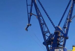 ΟΛΠ: Δύο νέοι υπερσύγχρονοι γερανοί στη Ναυπηγοεπισκευαστική Ζώνη Περάματος
