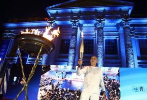 Η Ολυμπιακή Φλόγα "φώτισε" τον Πειραιά!