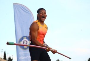 «Ιπτάμενος» Καραλής και πανελλήνιο ρεκό στο άλμα επί κοντώ!