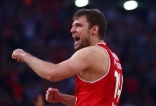 Ερυθρόλευκος "Τυφώνας" σκόρπισε την Μπαρτσελόνα με 95-74