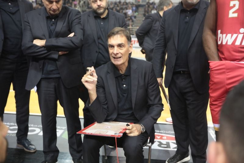 ΚΑΕ Ολυμπιακός: Καλούμε σε απολογία τον Γιώργο Μπαρτζώκα γιατί τόλμησε να κάνει τη δουλειά του