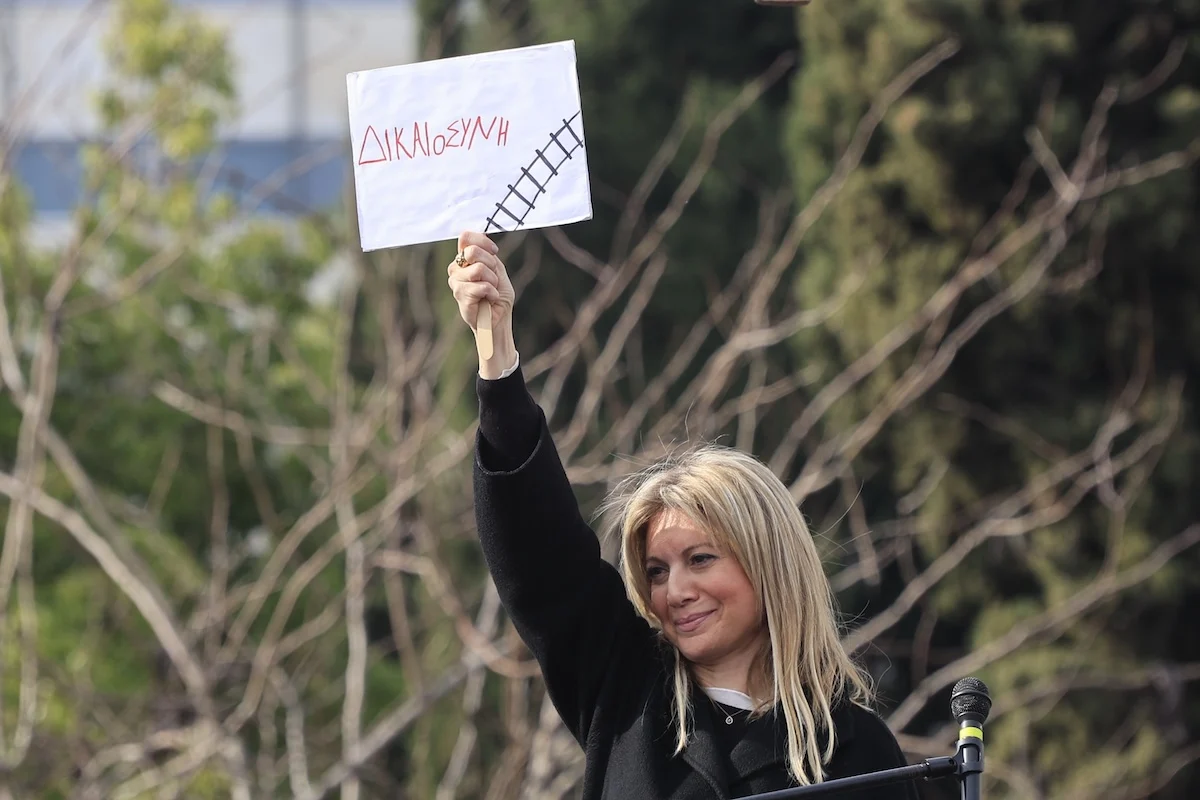 "Τσουνάμι" οργής για το έγκλημα στα Τέμπη