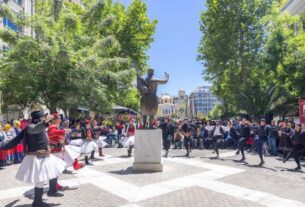 Ο Πειραιάς τίμησε τον Αρχιστράτηγο Πέτρο Μαυρομιχάλη