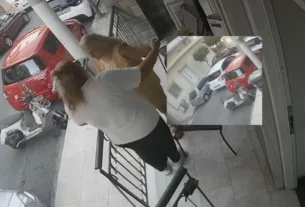 ηστεία στον Πειραιά: Το βίντεο με γυναίκα στον Πειραιά που αρπάζει την αλυσίδα από τον λαιμό ηλικιωμένης με άνοια